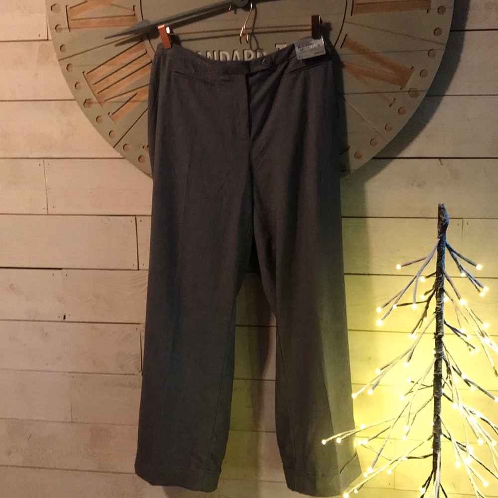 Avenue stretch cuffed trousers NWT